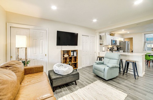 South Side Slopes House | 5 Mi to North Shore: Updated Home w/Fire Pit!