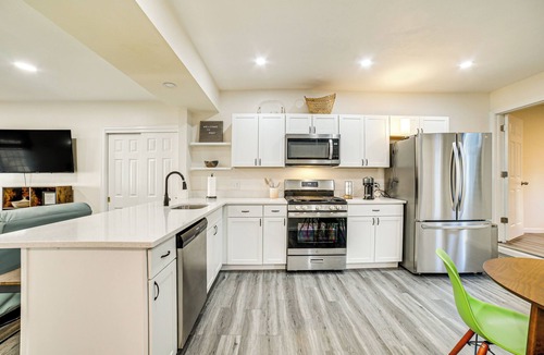 South Side Slopes House | 5 Mi to North Shore: Updated Home w/Fire Pit!