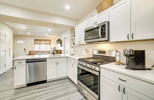 South Side Slopes House | 5 Mi to North Shore: Updated Home w/Fire Pit!