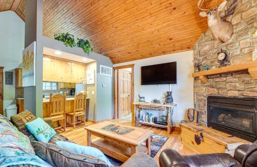Branson West House | 5 Mi to Silver Dollar City! Family Cabin Near Golf