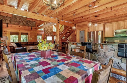 Rutherfordton Cabin | 5 miles to Tryon Equestrian Center large log cabin 4 Bedroom 2.5 bath