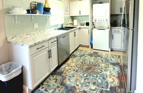 Anona Condo | 5 Min>Beach Remodeled 2 bed 2 Bath Condo With Pool and Grill and King bed!
