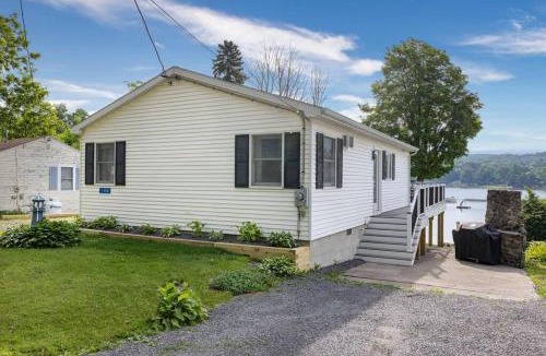 Hamilton Apartment | 5 min to Colgate - Waterfront - Sleeps 8