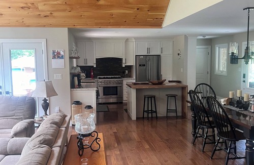 Lafontaine Cottage | 5 min walk to the beaches of Georgian Bay Family fun cottage, 2026- 063