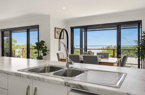 River Heads House | 5 mins to K'gari Ferry - Perfect Fraser Coast Stay
