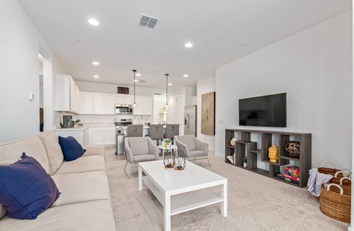 La Buena Vida House | 5 minute drive to State Farm Stadium and WestGate Entertainment District
