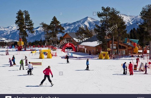Font-Romeu-Odeillo-Via Apartment | 5-minute walk from the gondolas, bright T3, sleeps 8, free wifi.
