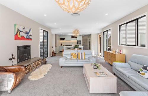 Masterton Villa | 5 o'clock Somewhere