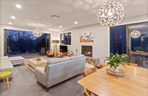 Masterton Villa | 5 o'clock Somewhere