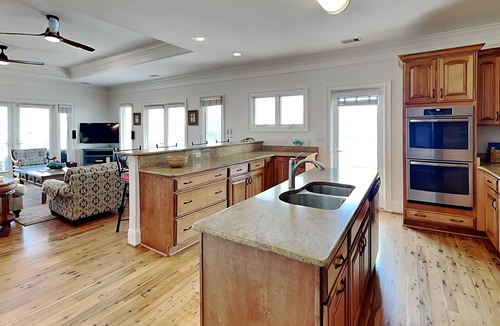 Savannah Beach House | 5 Oclock Somewhere | Pet Friendly + Near the Beach
