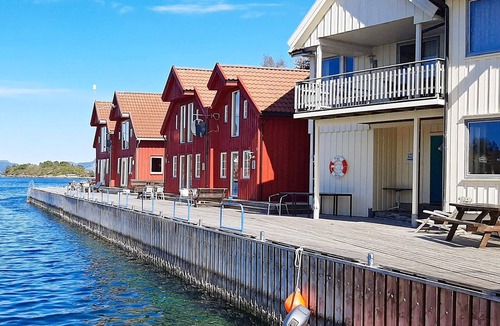 Sjernarøy Apartment | 5 person holiday home in Sjernarøy