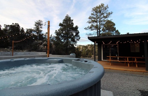 Overgaard Cabin | 5 private acres, hot tub, fire-pit, Sitgreaves National Forest direct access