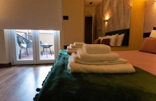 Cosenza House | 5 Sensi - Terrazzo, Fibra Ultraveloce, Parcheggio Coperto su Richiesta a Pagamento