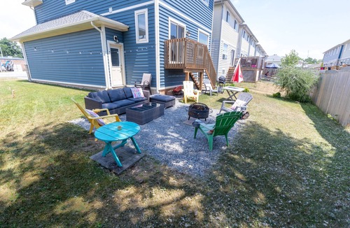 Crystal Beach House | *5 Star Crystal Beach Lake Erie, Niagara Region, 3BR 10 min walk to beach, shops