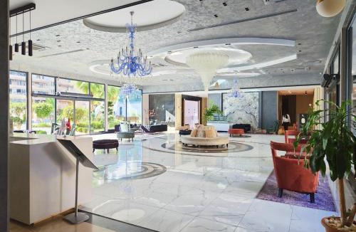 Kargicak Apartment | 5 STAR FACILITIES/WALKING DISTANCE TO AMENITIES AND THE BEACH