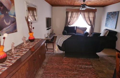 Fichardt Park Apartment | 5@Stock Accommodation