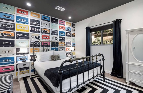 Hollywood Hotel | 5 Units in Heart of Hollywood | Remodeled Art Deco | Pink Revival by AvantStay