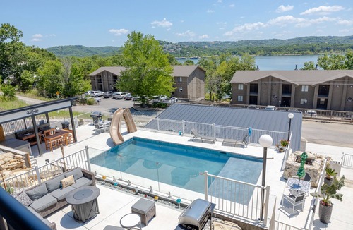 Indian Point Villa | 5-Villa Reunion Compound | Sleeps 29 | Boat Dock