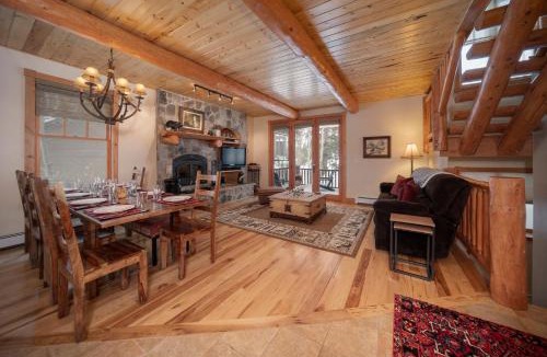 Fraser House | 500 North Lupine