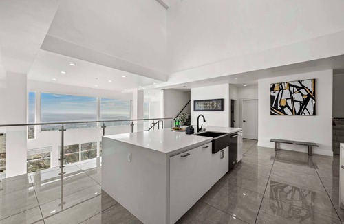 La Presa House | 5000sf Luxury 5BR, Hot Tub, Panoramic Views, Games, Fire Pit