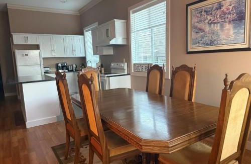 Southwest Mission House | 5024 Seon Crescent