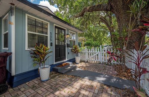 Lake Davis - Greenwood House | 505 Downtown Orlando Extended Stay | Cozy 1BR Home
