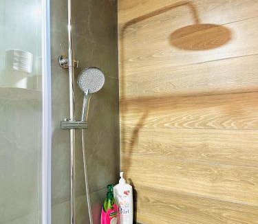 Ninh Kieu Apartment | 505MSNK Luxe Twin Studio I Balcony & Kitchen