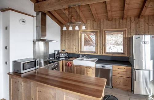 Reberty Apartment | 50m from shops, 1st floor, sauna, terrace, balcony, fireplace or stove, tv, ski locker, 147m²