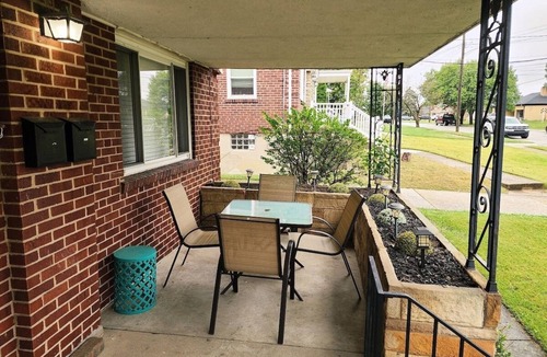 Cheviot Apartment | 513Company - Retro (Great Location)