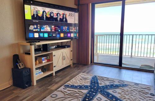 New Smyrna Beach Apartment | 517 - Nicely Decorated Oceanfront 3 Bedroom