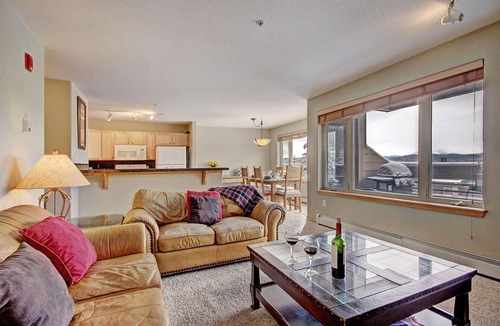 Wildernest Condo | 522 Watch Hill
