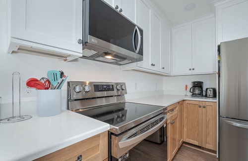 Colington House | 5255- Sound's Perfect, Colington Harbour Gem: Canalfront w/Comm Pool