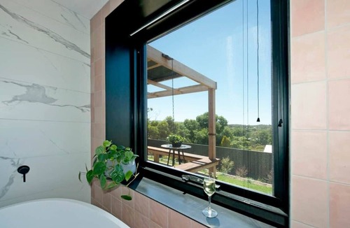 Castlemaine House | ‘52Views’ a private retreat with panoramic views
