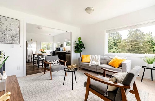 Rainier View Apartment | 5319 S Moore St, Seattle, Washington