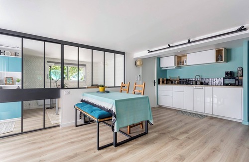 Dardilly Apartment | 56m2 apartment with terrace & terminal