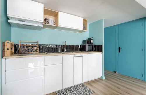 Dardilly Apartment | 56m2 apartment with terrace & terminal