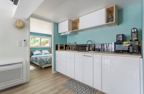 Dardilly Apartment | 56m2 apartment with terrace & terminal