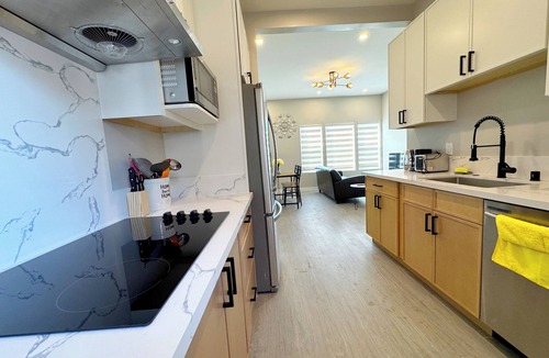 Paradise Park Apartment | 5710- Safe 2B1B Private Unit near FWY 580/24 & UCB