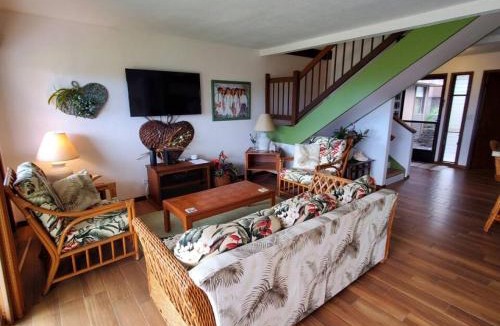 Punaluu House | 58 2 bedroom 2 bath