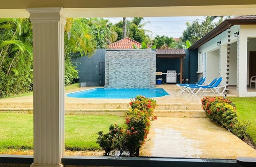 La Esplanada Villa | 5BD/5BA guest-friendly villa w/waterfall pool & BBQ