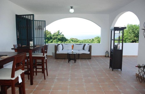 Los Cerros Villa | 5BD villa on top of the hill, sea views, pool/Wi-Fi/cable TV/parking