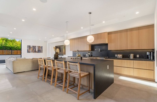 Beverly Hills Villa | 5BDR LUXURY DOHENY VILLA!