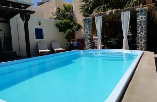Perissa Villa | 5bedroom villa in perissa beach