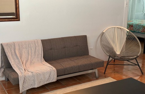 Carcel Apartment | 5BR/2BA Spacious Unit in the West