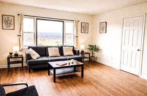 Ithaca House | 5BR Accessible Lake View Home Near Cornell - Sleeps 9