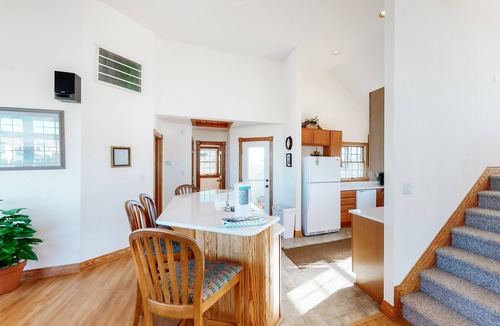 Pine Island House | 5BR Dog Friendly | Private Pool | Hot Tub | Dock