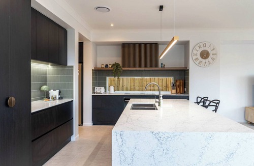 Rochedale House | 5BR Executive Retreat in Rochedale | Perfect for families