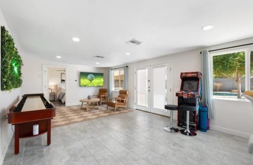 Camelback East House | 5BR Heated Pool BBQ and Covered Patio - DT Phx