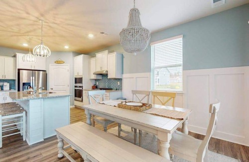 Ocean View House | 5BR luxe home, close to Bethany beach, shared pool