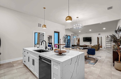 Bayhaven Villa | 5BR Modern Pool Villa with Billiards Arcade and Sauna